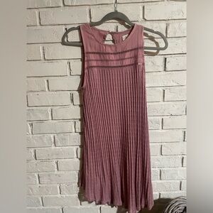 Size S O’Neill dusty mauve spring/summer dress. Lined in mauve polyester.